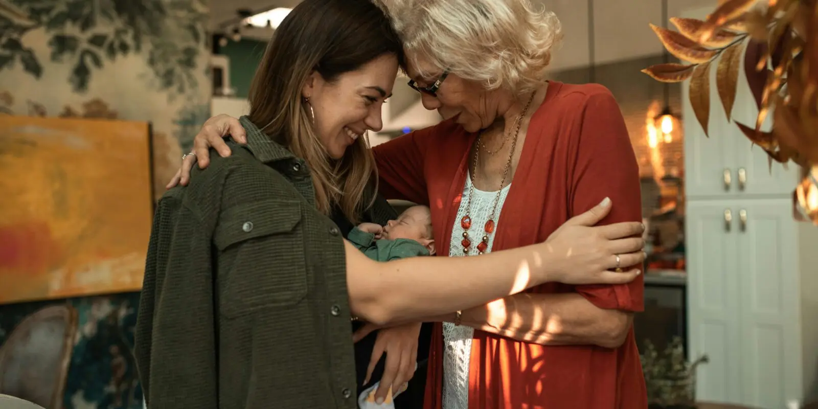 Mama met baby en oma